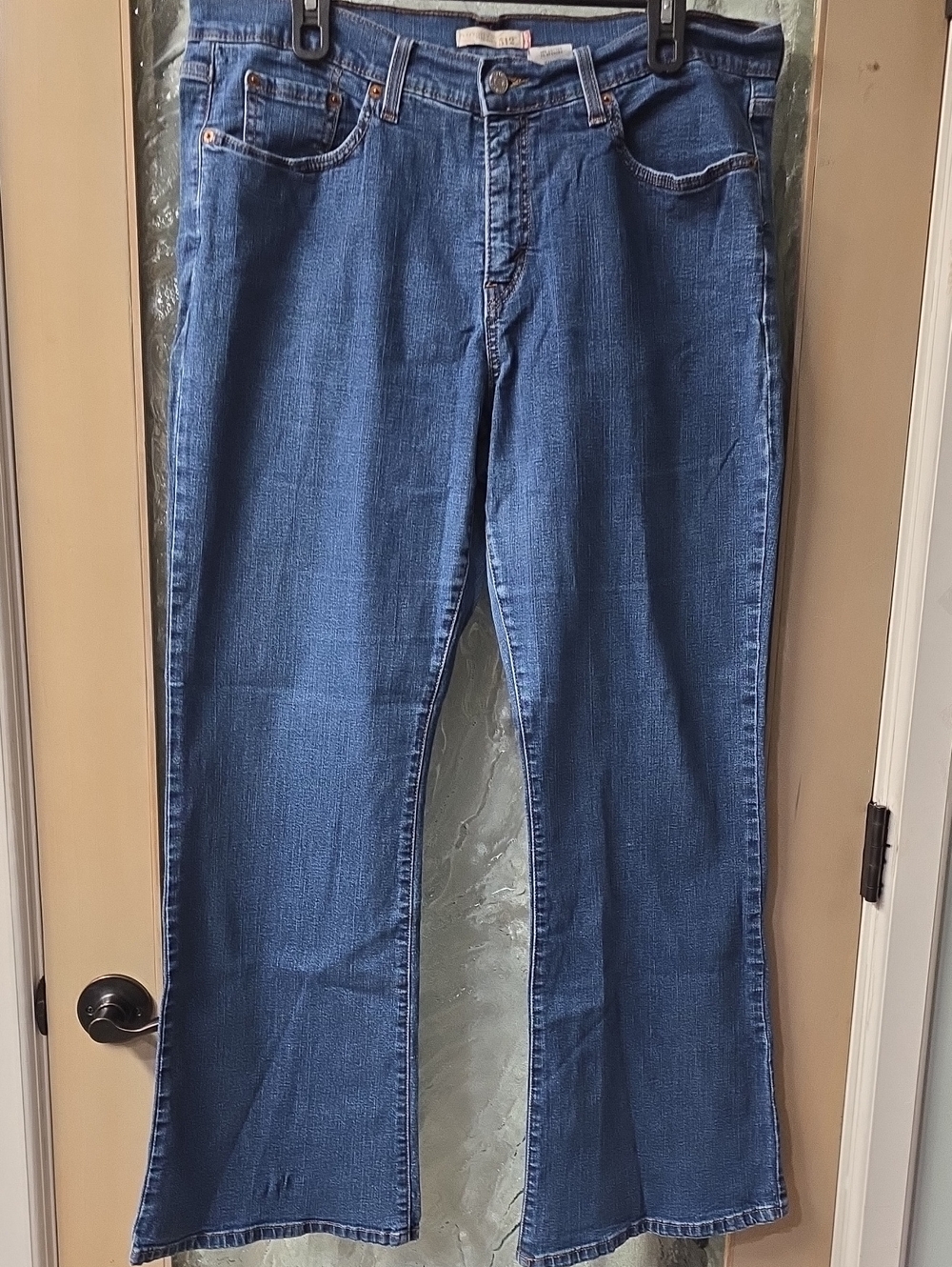 Levi’s 512 Perfectly Slimming Bootcut Jeans – Women’s 18W